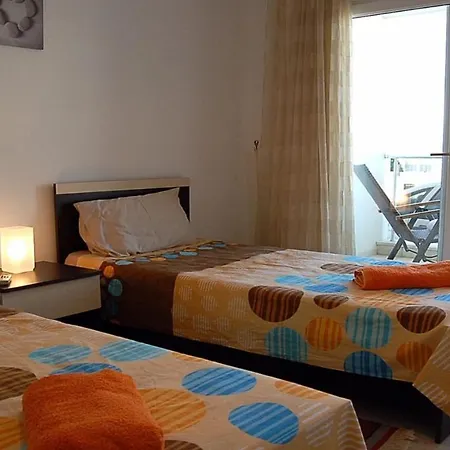 Four Seasons Sokak No 07600 * Side