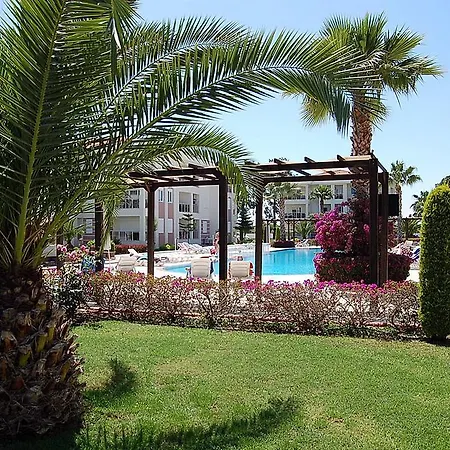 Apartment Four Seasons Sokak No 07600 *